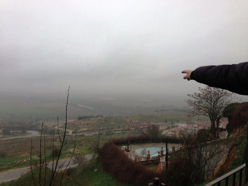 Visita_Sofros_Quinta_Esencia_Ramiro_señala_valle